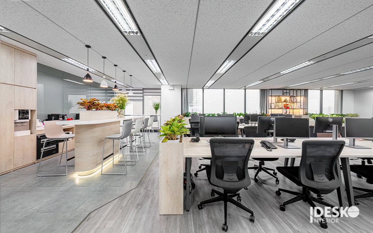 Mẫu văn phòng đẹp kết hợp khu pantry tiện nghi với không gian làm việc mở