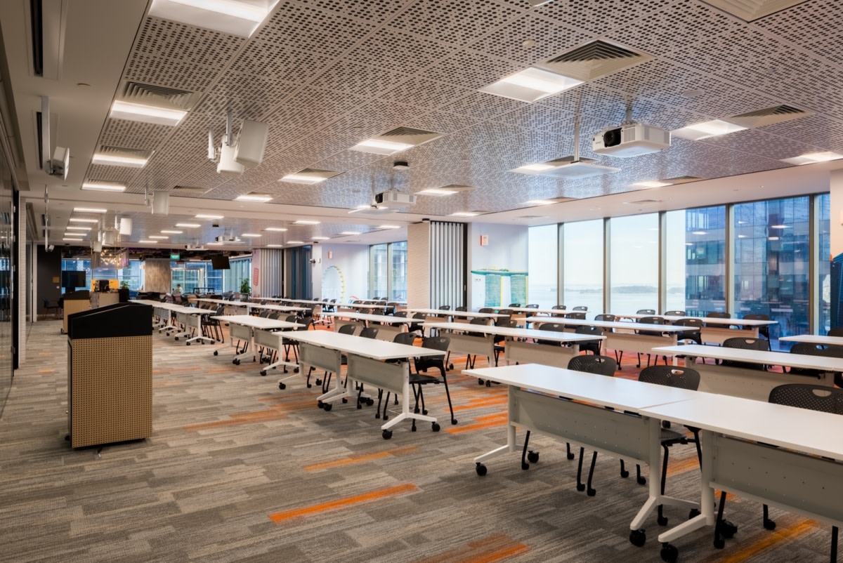 Amazon Offices Singapore 18 1200x802 Compact