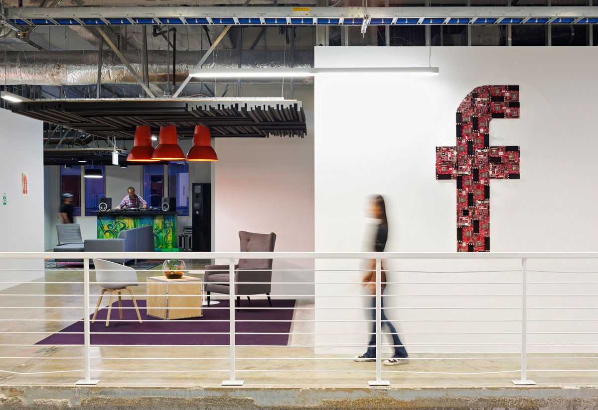 Facebook Office 4