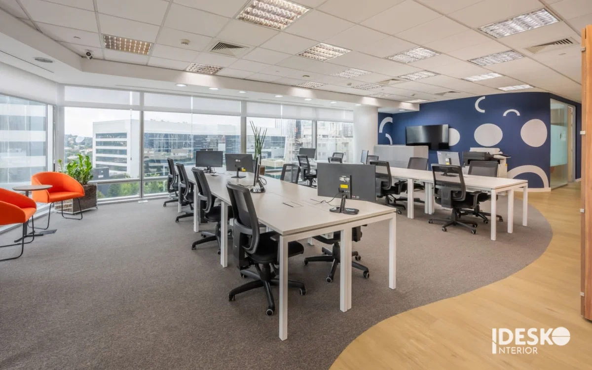 Thiết kế văn phòng 300m2 tận dụng ánh sáng tự nhiên