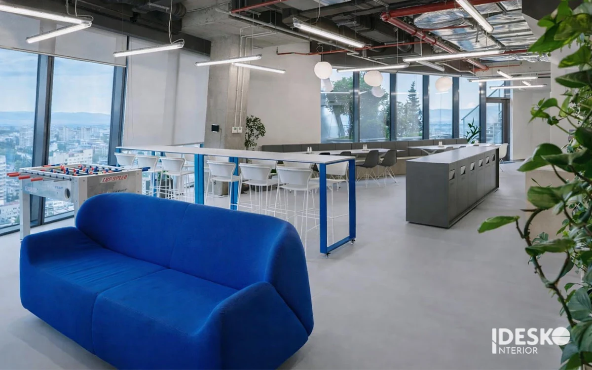 Bố trí khu vực lounge, quầy bar mini, khu vực giải trí giúp cân bằng giữa công việc và nghỉ ngơi