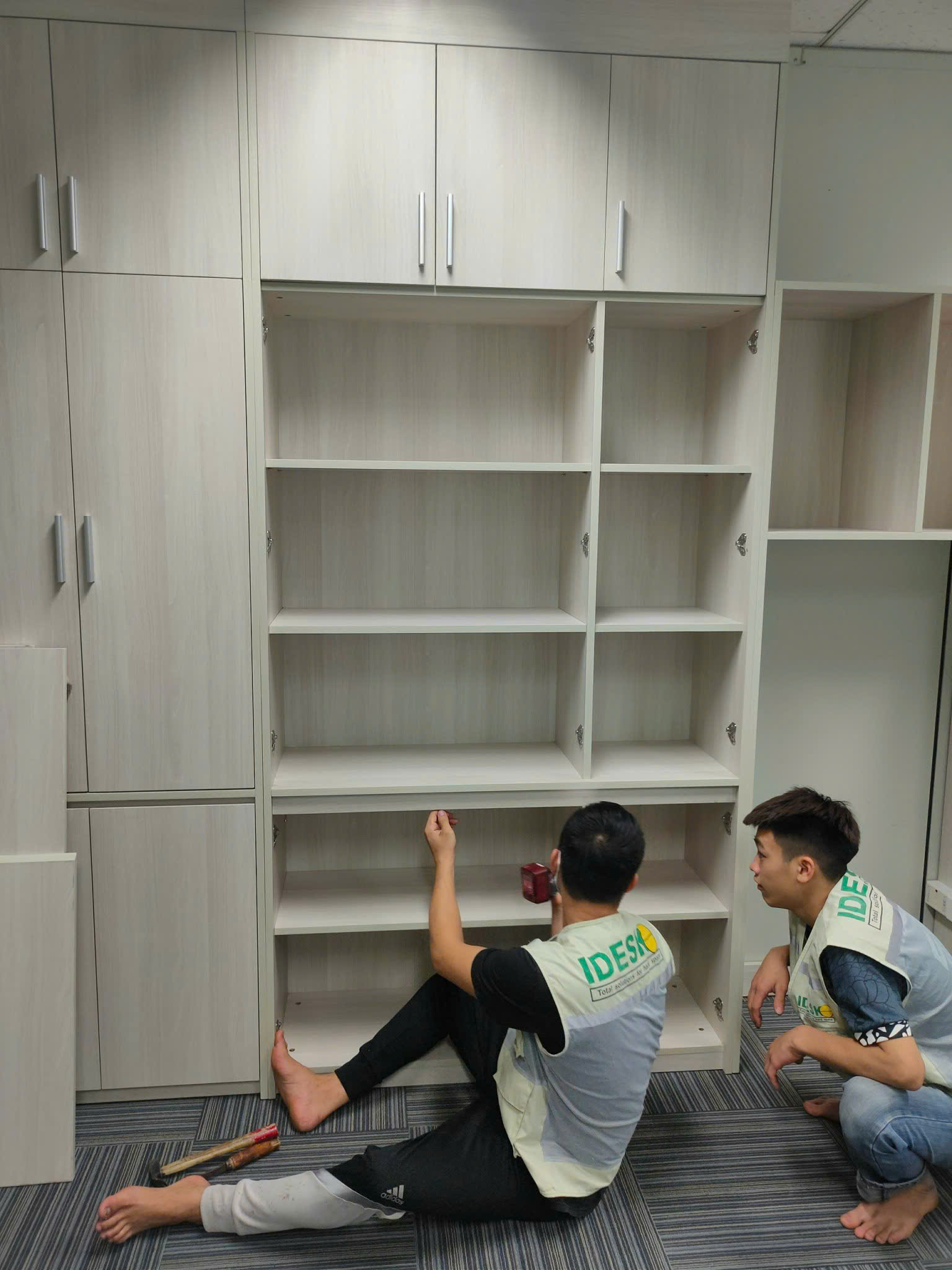 Tháo dỡ và vận chuyển đồ đạc và thiết bị văn phòng đến địa điểm mới