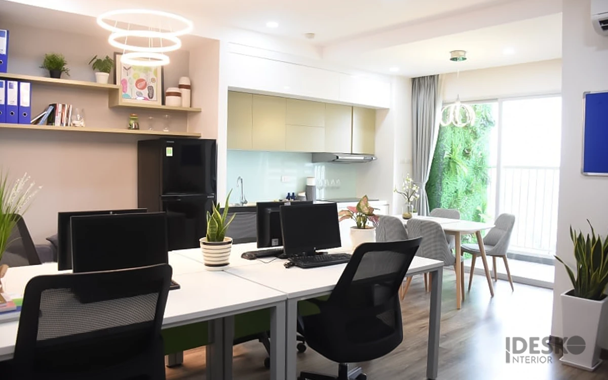 Cải tạo nhà ở thành văn phòng tận dụng ánh sáng tự nhiên