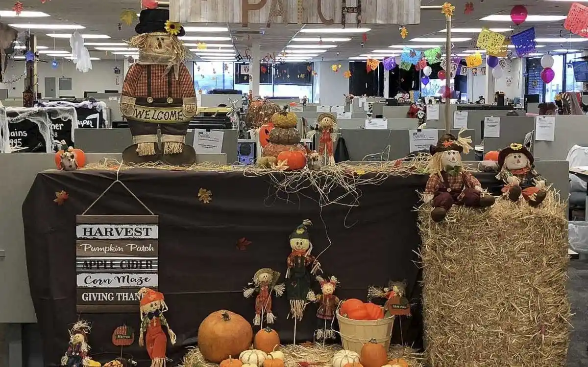 Ý tưởng trang trí halloween cho văn phòng 10