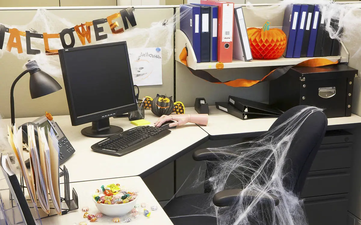 Ý tưởng trang trí halloween cho văn phòng 2