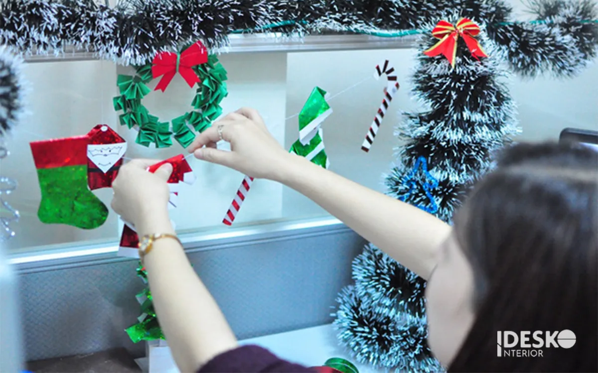 Ý tưởng trang trí Giáng sinh văn phòng 4