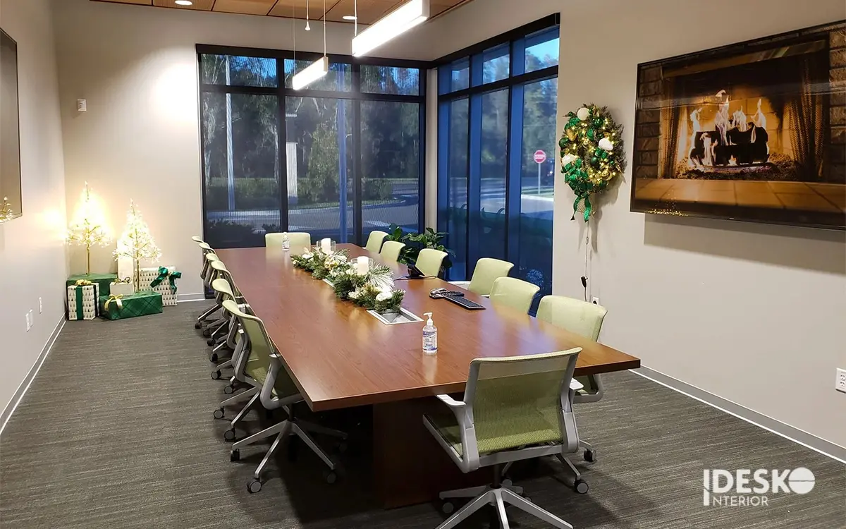 Ý tưởng trang trí Giáng sinh văn phòng 9