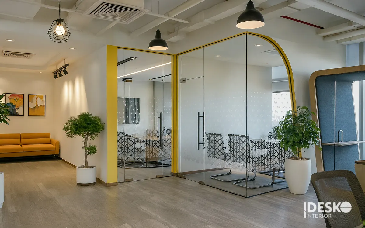 Phone booth trong văn phòng GTE Localize