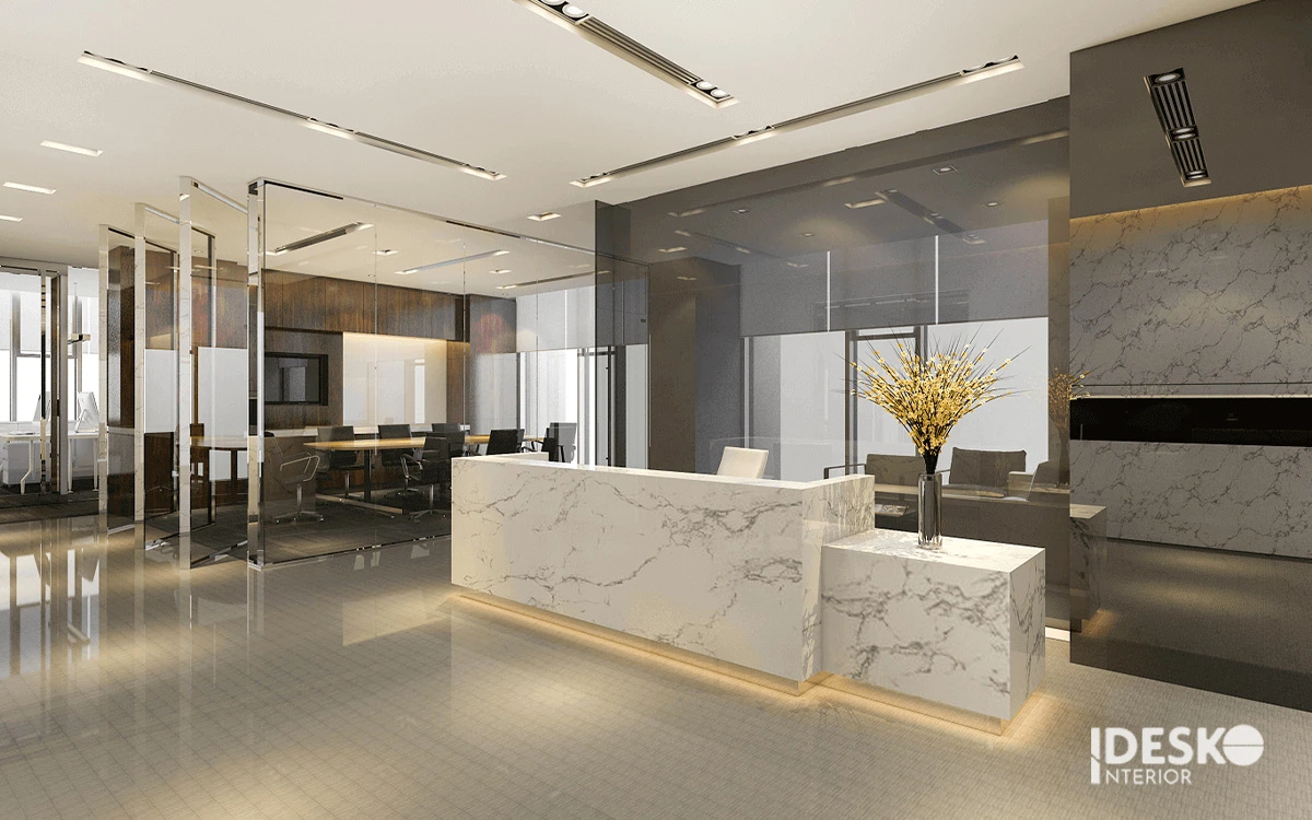 Sảnh lễ tân sang trọng với quầy đá vân mây, vách kính và tông màu trung tính hiện đại