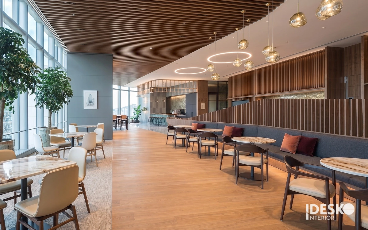 Không gian pantry trong văn phòng mở được thiết kế hiện đại, là nơi nhân viên thư giãn và tái tạo năng lượng hiệu quả