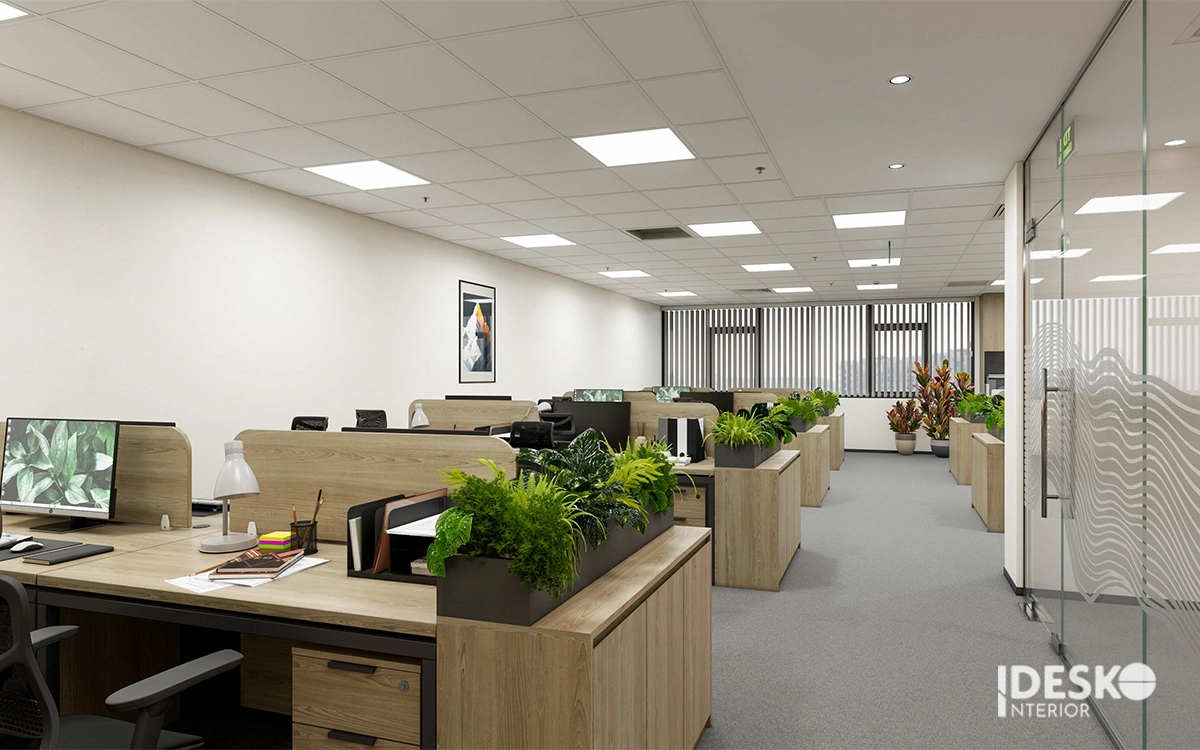 Không gian làm việc dưới 250m2 với bàn module gọn gàng, mảng xanh bố trí hợp lý và lối đi thông thoáng